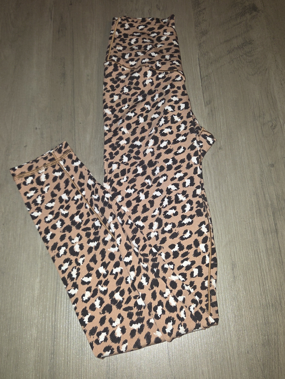 aerie Leopard Print Leggings in Tan, Black & Cream